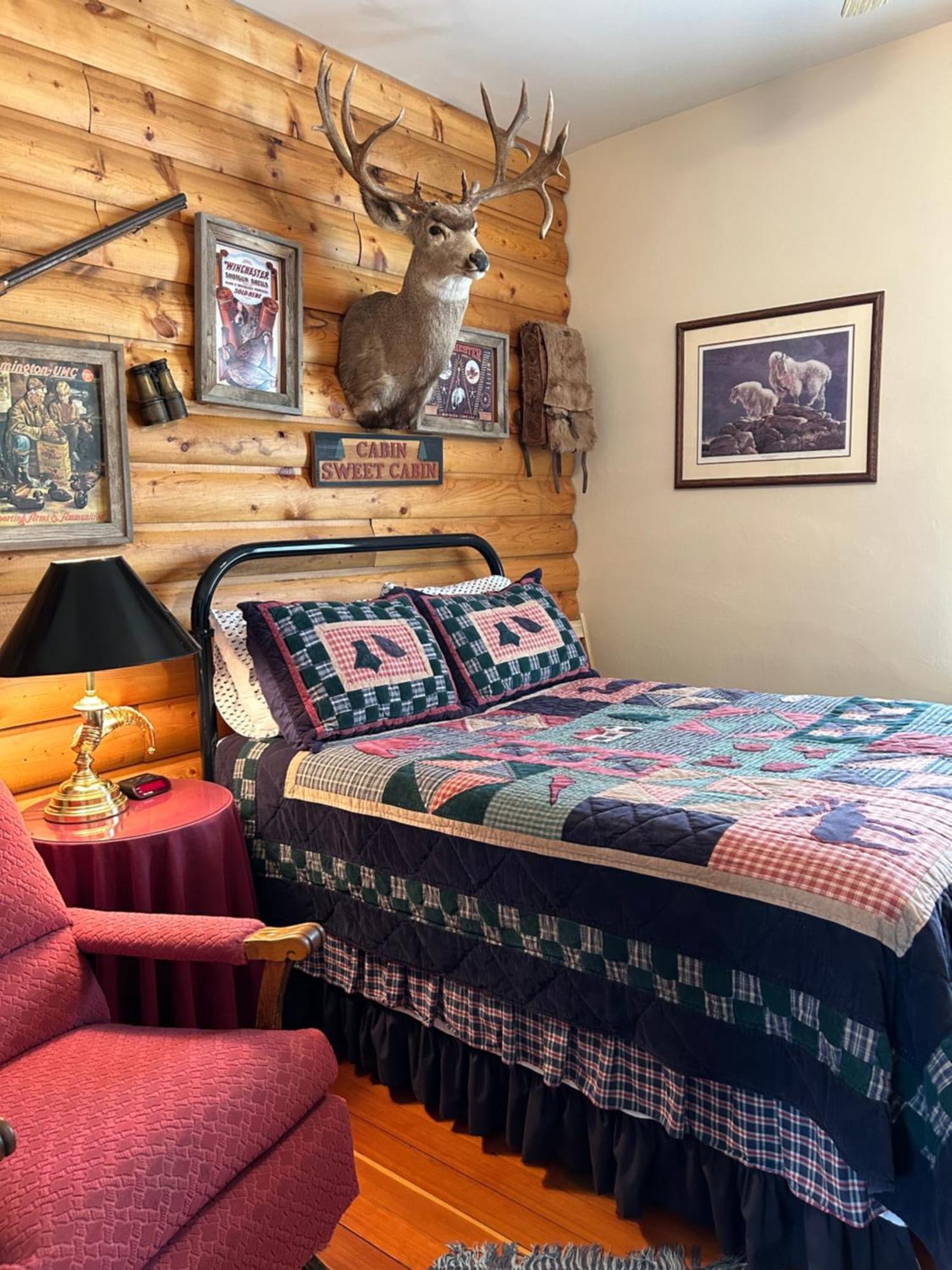 Moore'S Old Pine Inn Мерісвейл Екстер'єр фото